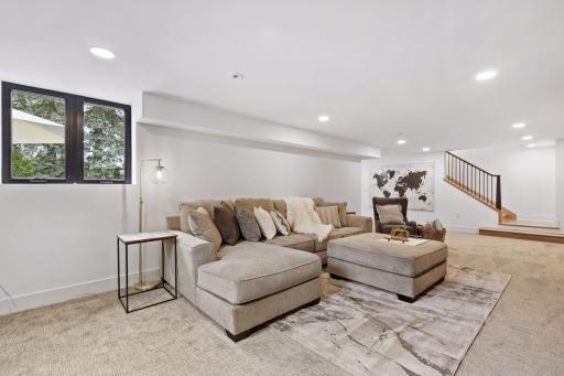 4828 W Sunnyslope Road, Edina, MN 55424