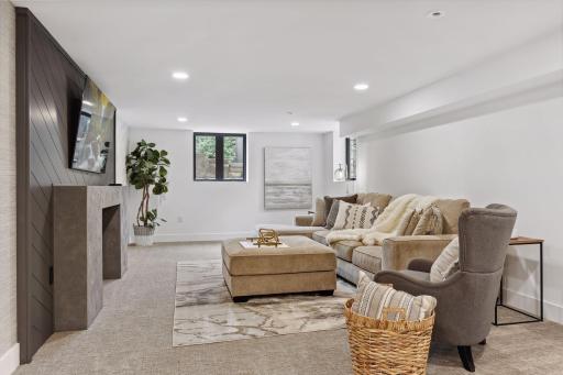 4828 W Sunnyslope Road, Edina, MN 55424