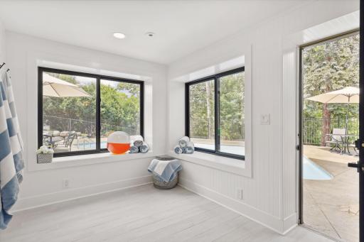 4828 W Sunnyslope Road, Edina, MN 55424