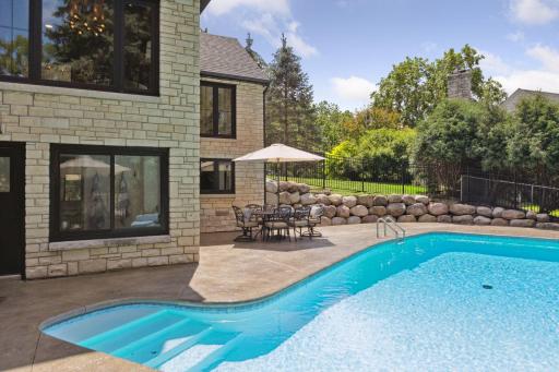 4828 W Sunnyslope Road, Edina, MN 55424
