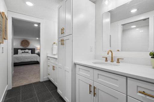 Jack and Jill dual vanity connecting BR 3 & 4