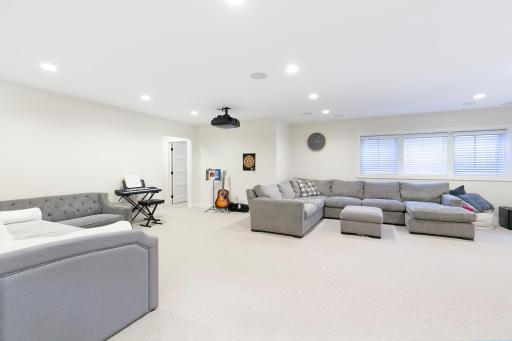 5933 Saint Johns Avenue, Edina, MN 55424