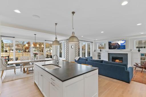 5933 Saint Johns Avenue, Edina, MN 55424