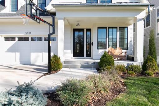 5933 Saint Johns Avenue, Edina, MN 55424