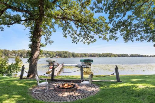 After a fun day on the lake - enjoy lakeside smores here!