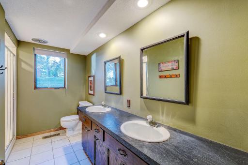 5162 Lexington Avenue N, Shoreview, MN 55126