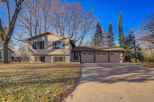 2925 Weston Lane N, Plymouth, MN 55447