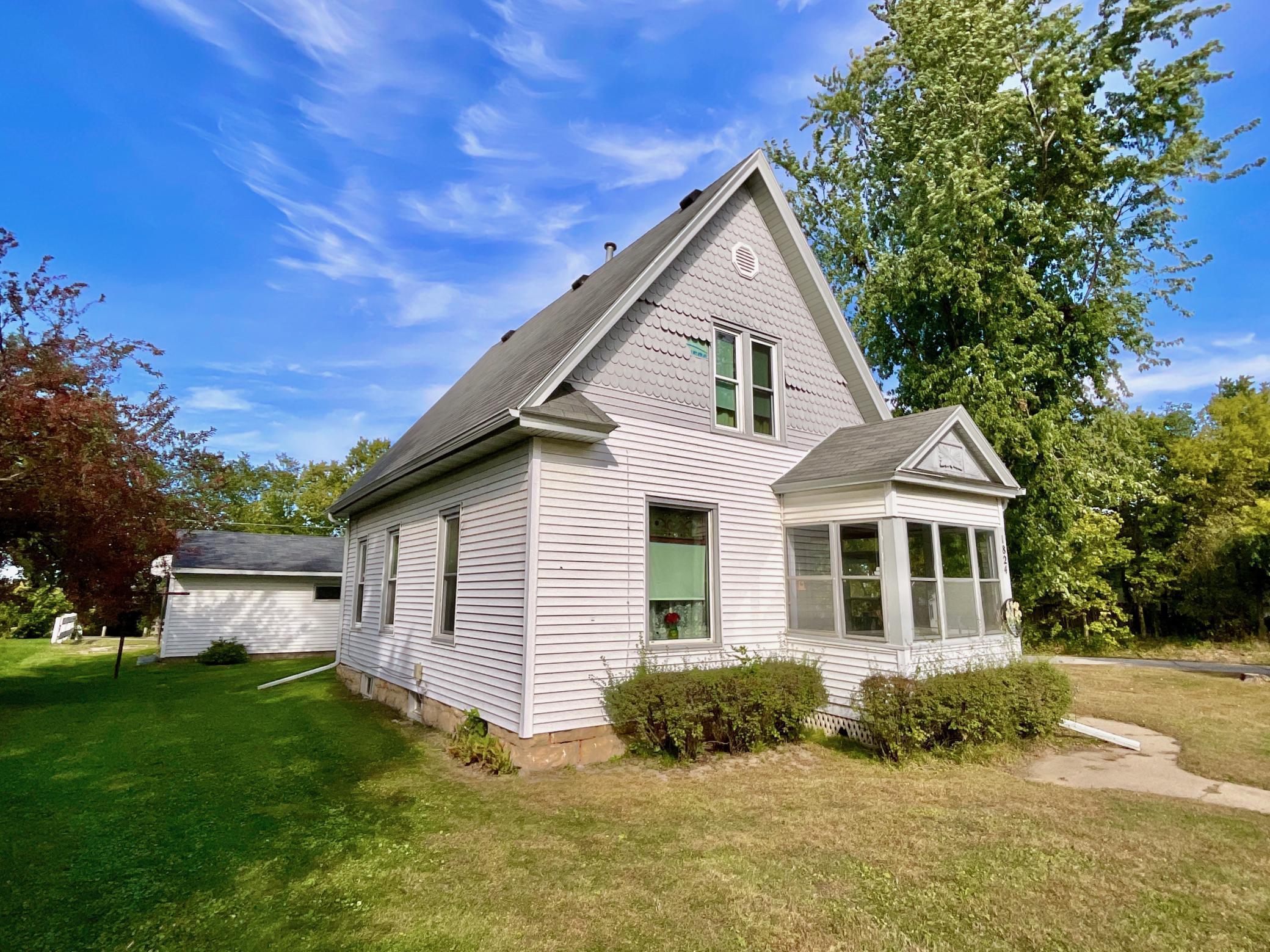 Front / Left Side View