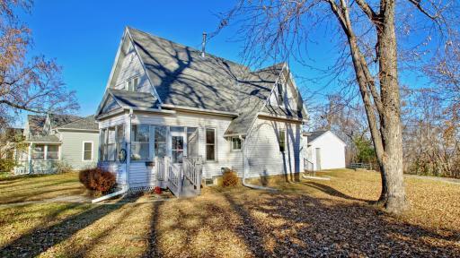 Front / Right Side View