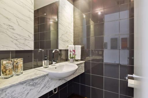 Even the "powder room" was well designed with understated elegance.
