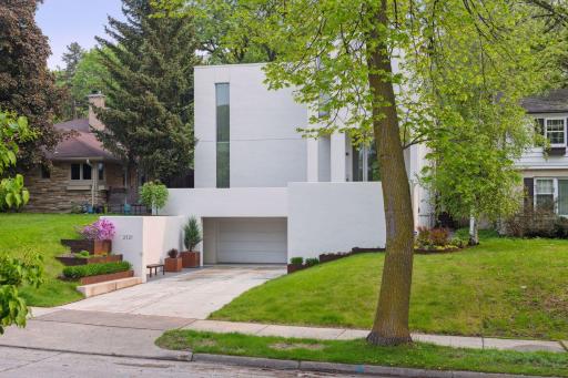 2721 W 28th Street, Minneapolis, MN 55416