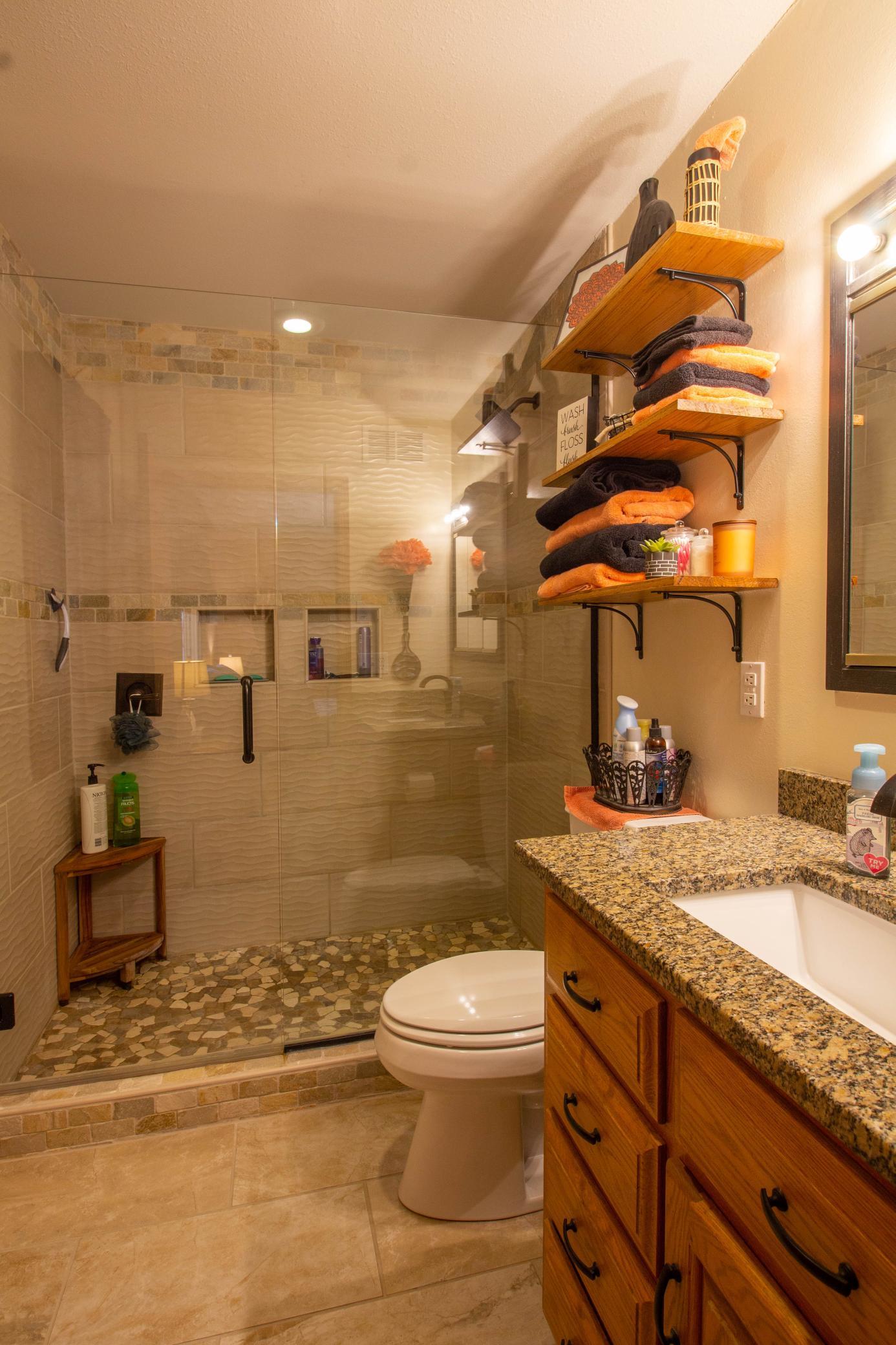 38 Master Bath.jpg