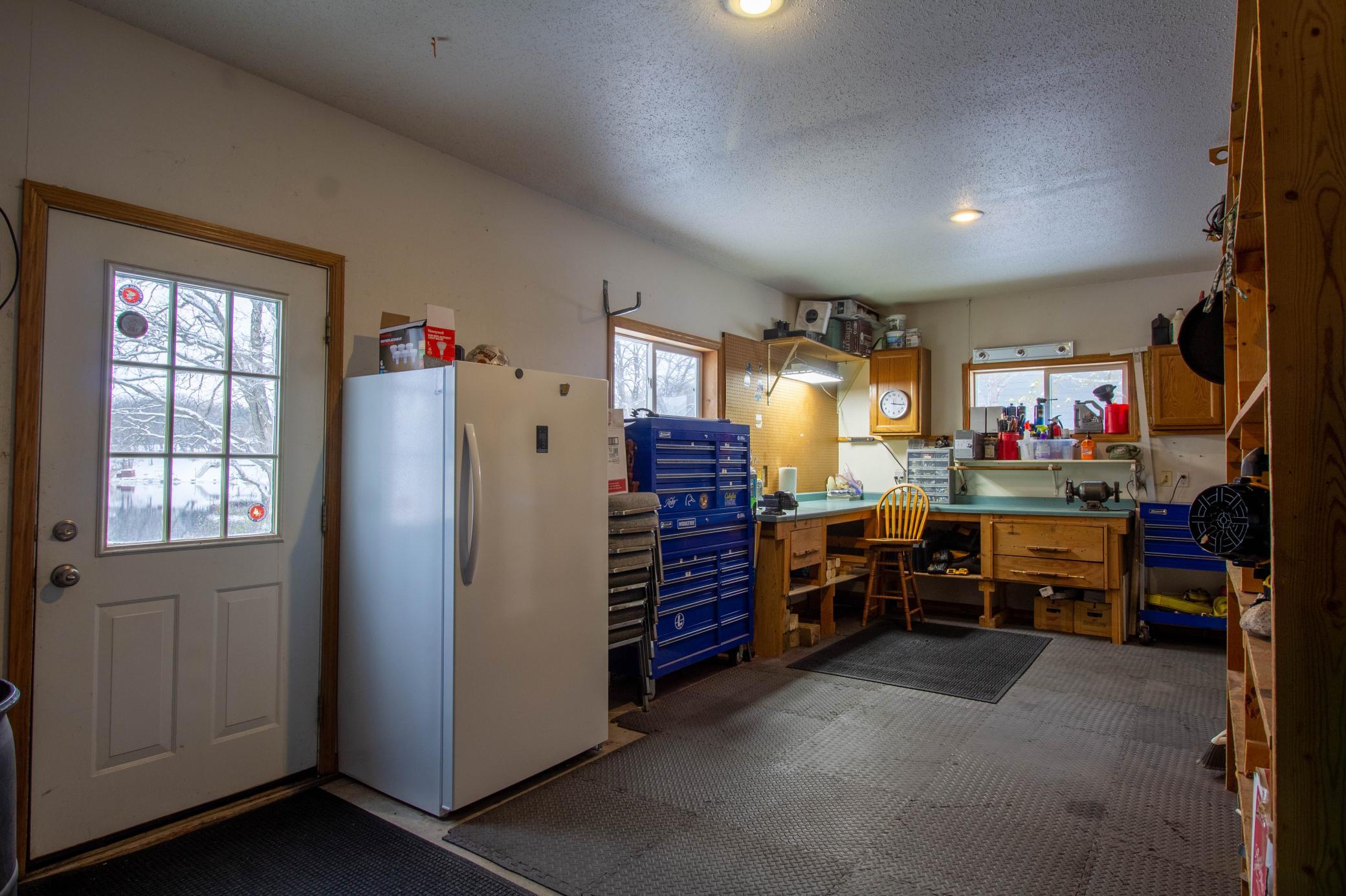 48 Garage Shop.jpg