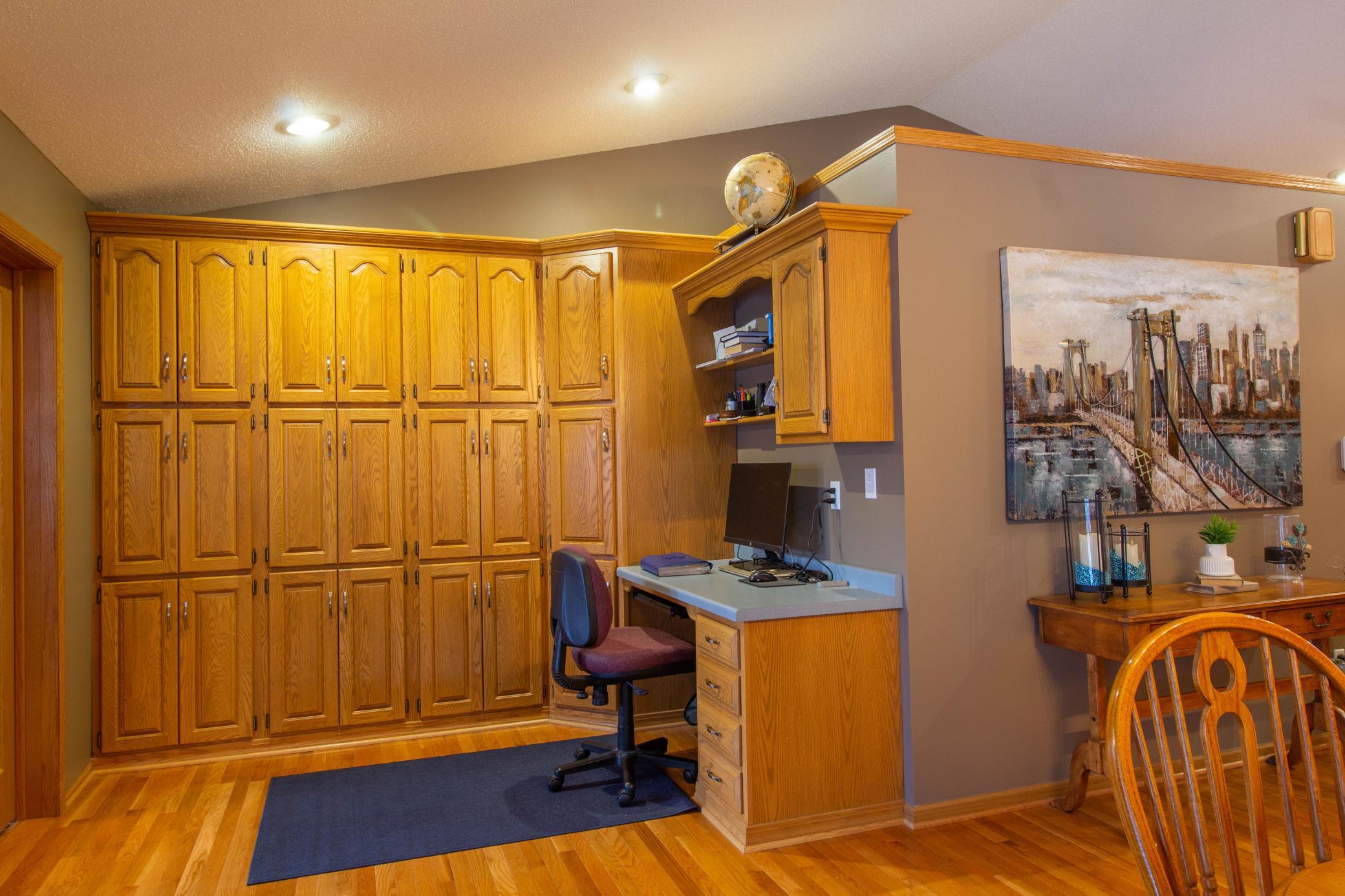 16 Desk with Built Ins.jpg