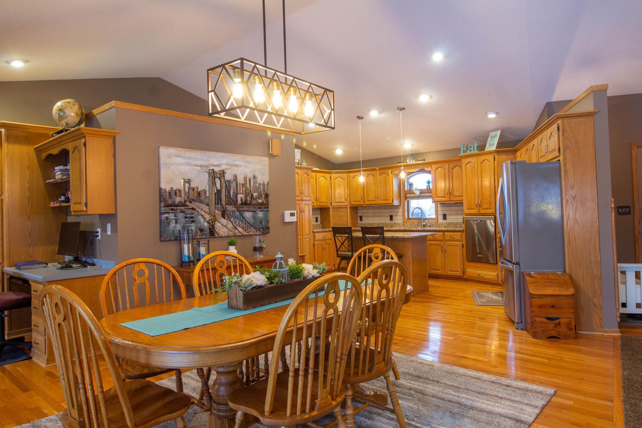 15 Dining to Kitchen.jpg