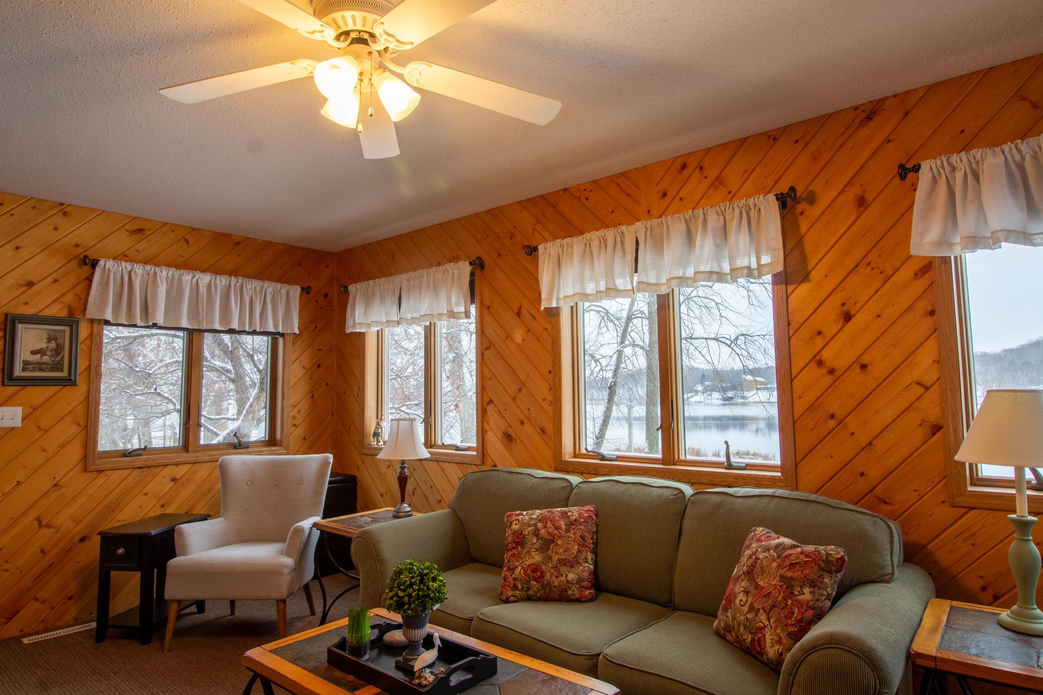 21 Comfy Sunroom.jpg