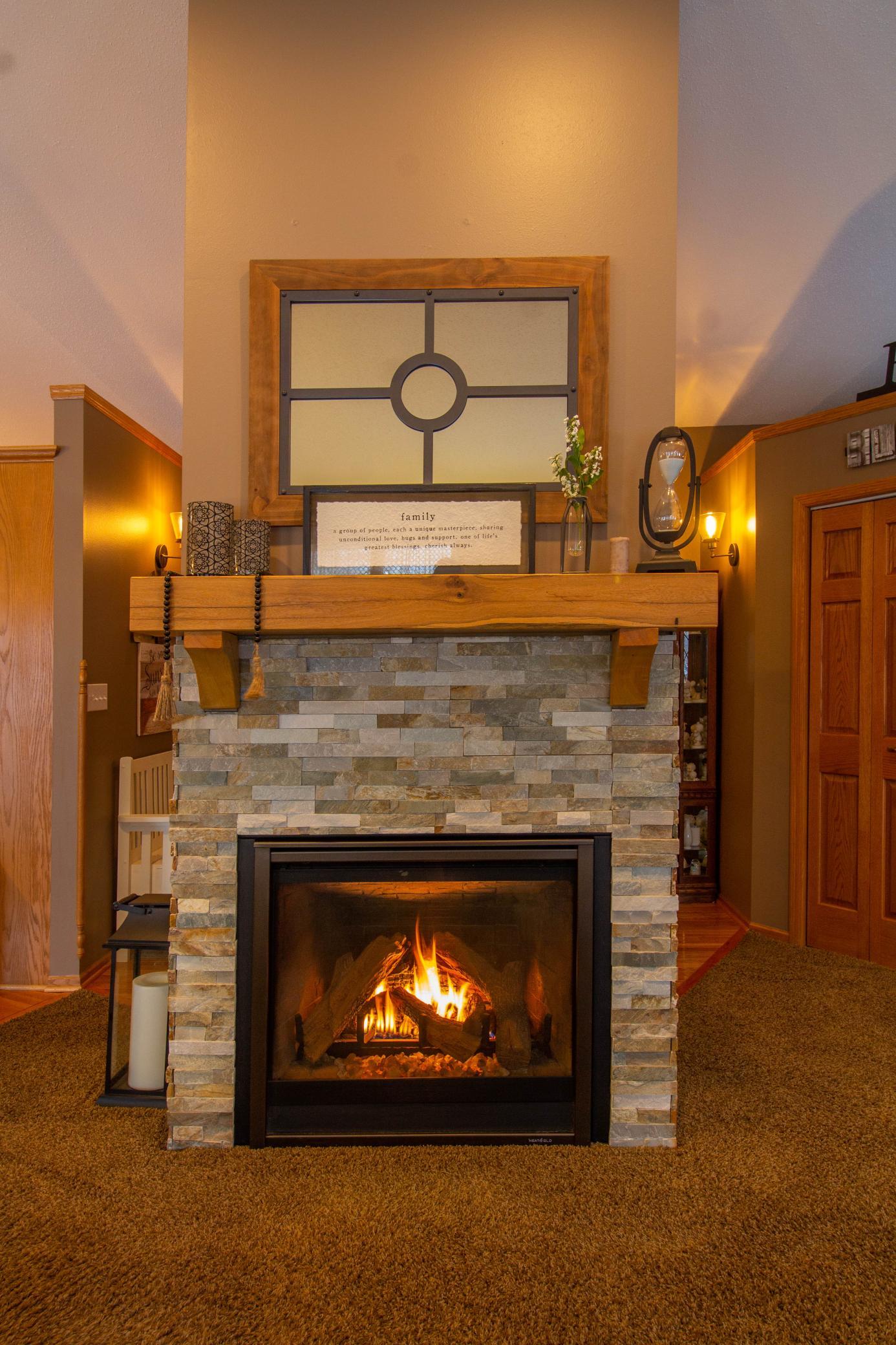 31 Fireplace.jpg