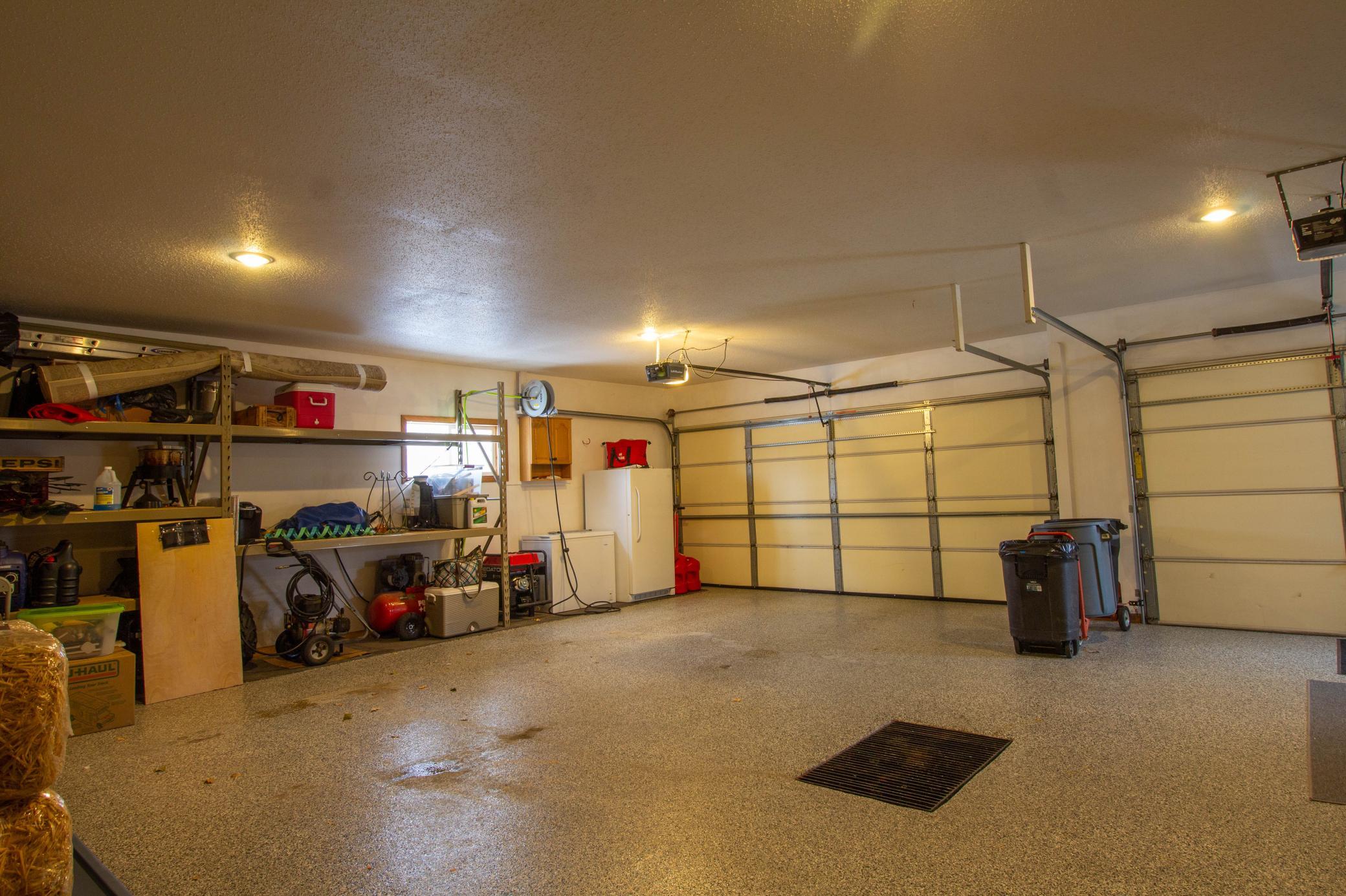 46 3stall Garage.jpg