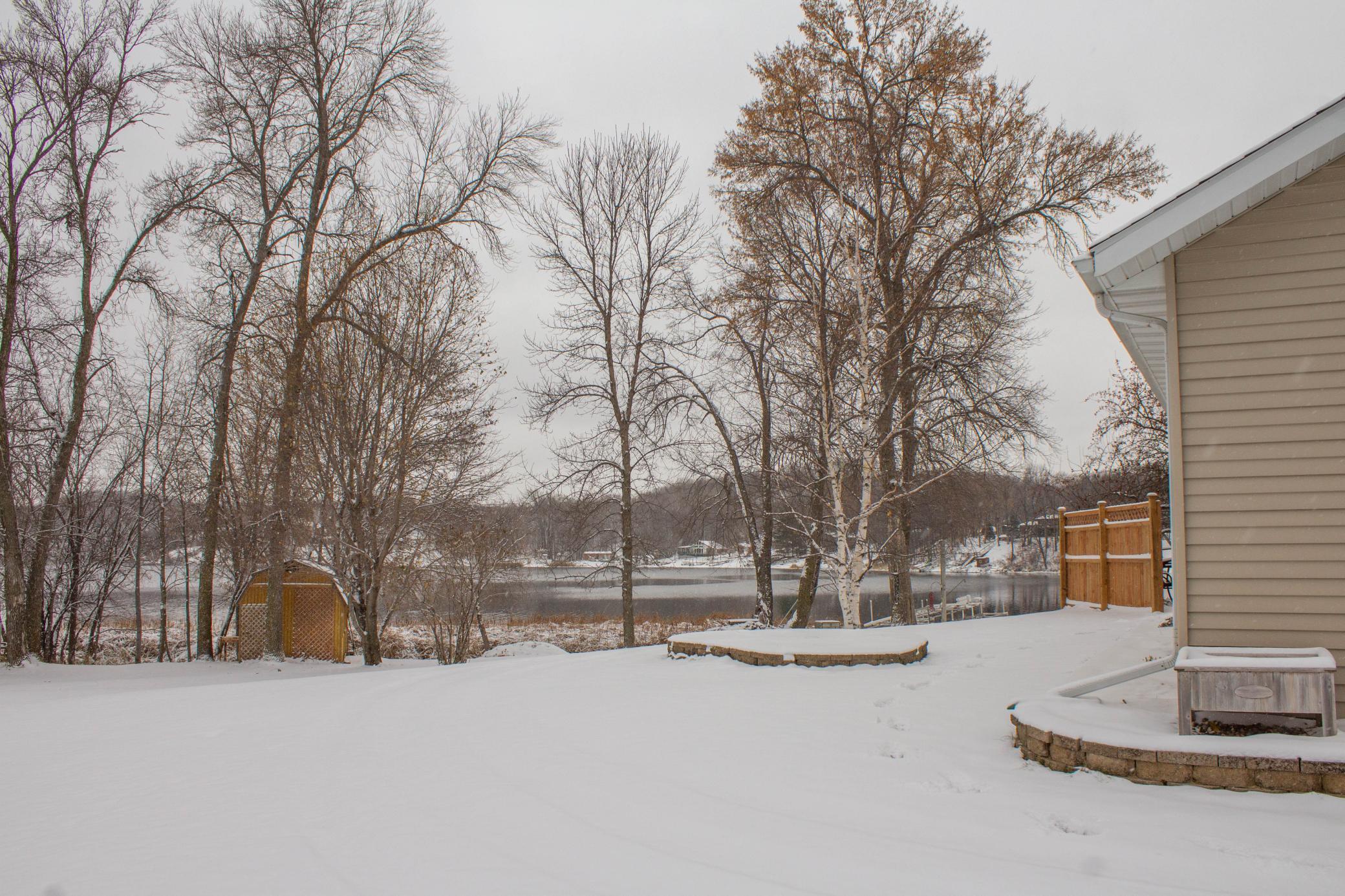 06 Large Yard.jpg