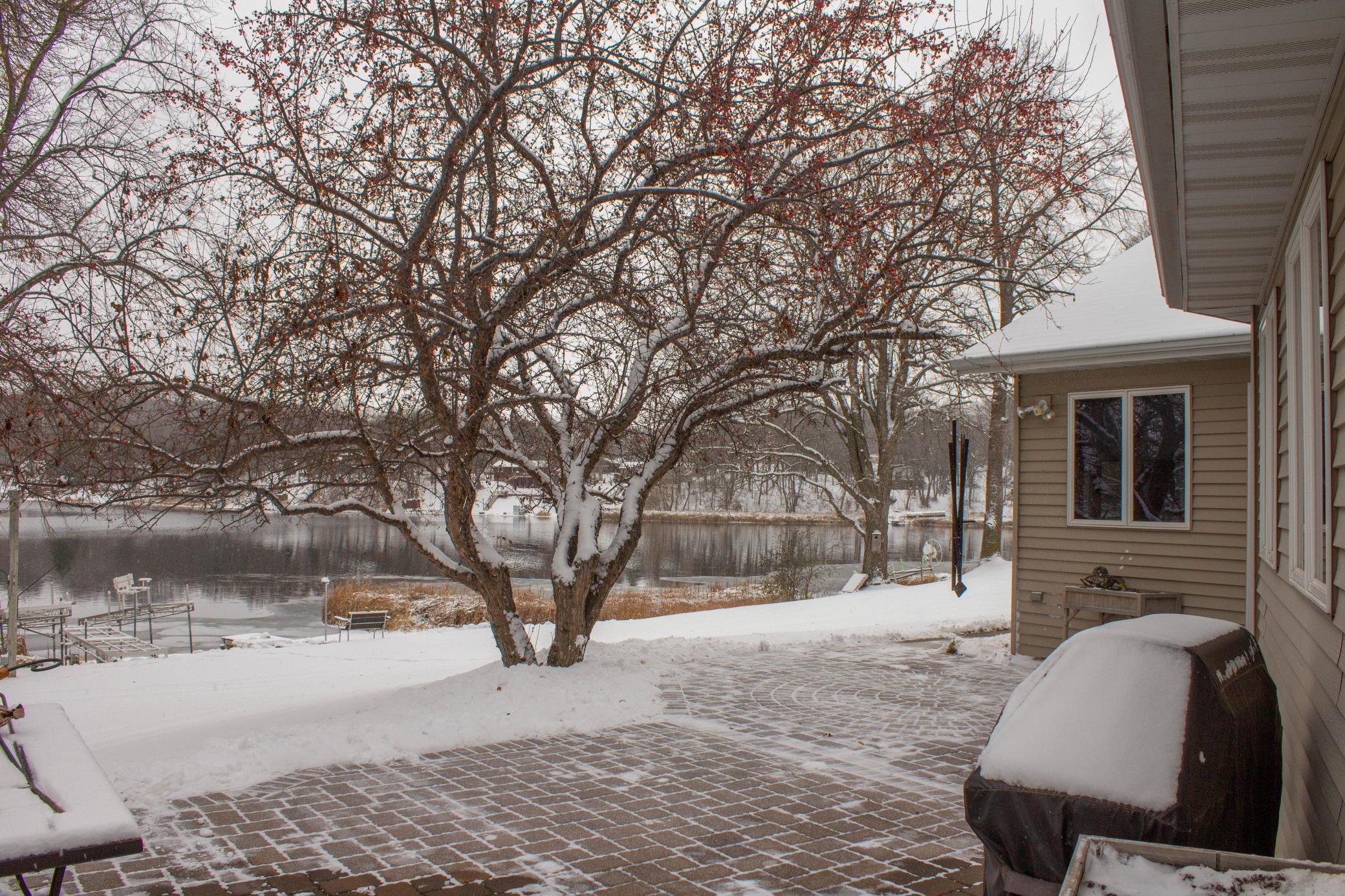 09.5 Lakeside Patio.jpg