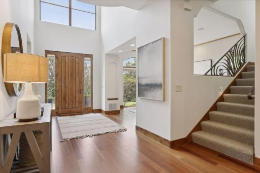 404 Mississippi River Boulevard S, Saint Paul, MN 55105