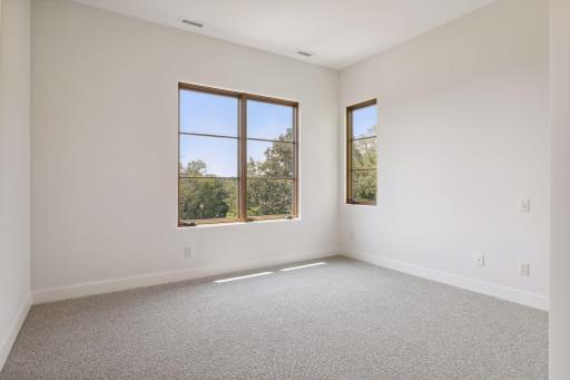 404 Mississippi River Boulevard S, Saint Paul, MN 55105