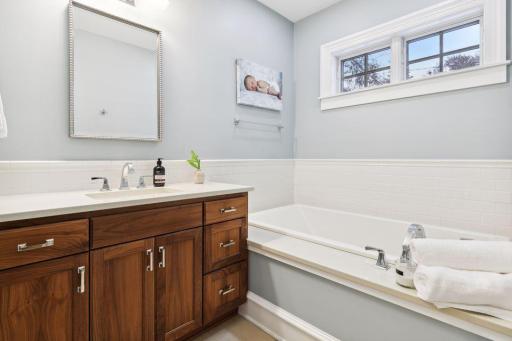 185 W Lake Street, Excelsior, MN 55331