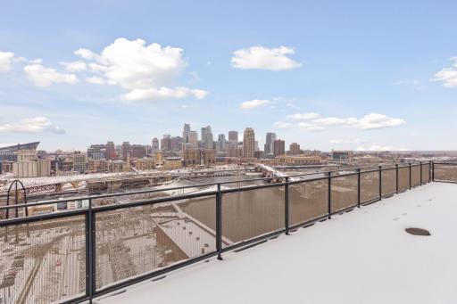 The wide upper level terrace faces south and enjoys panoramic views of the riverfront and city skyline. Enjoy the most outstanding view of seasonal riverfront fireworks displays from your private terrace.