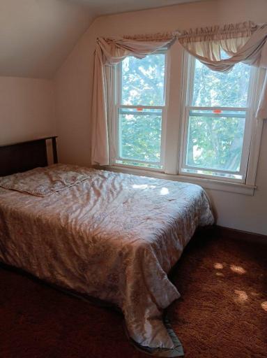 upstairs bedroom 1.jpeg