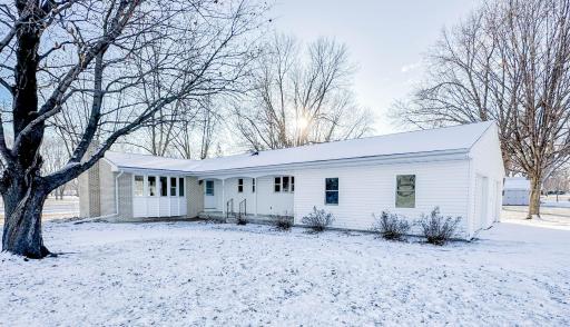 601 E Park Avenue, Olivia, MN 56277