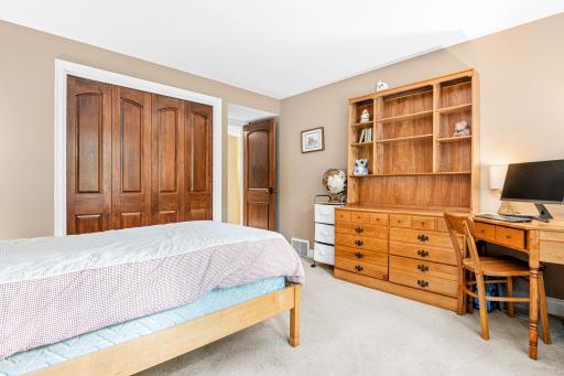 4700 Eastwood Circle, Minnetonka, MN 55345