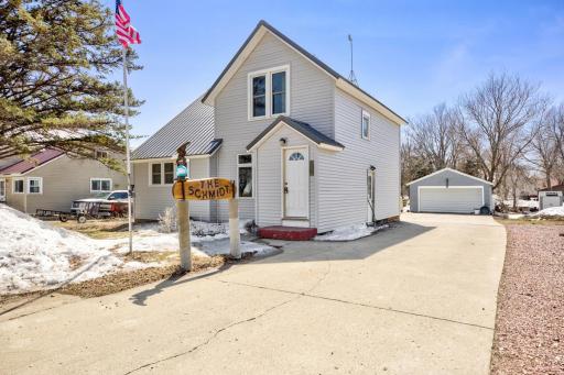 322 12th Street, Heron Lake, MN 56137