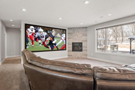 LL Family Room w/ Projection Screen & Surround