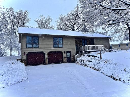 521 E Park Avenue, Renville, MN 56284