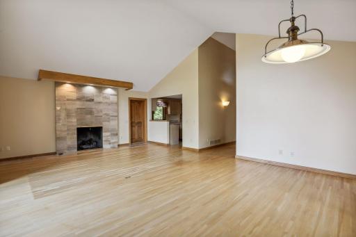65 Gideons Point Road, Excelsior, MN 55331