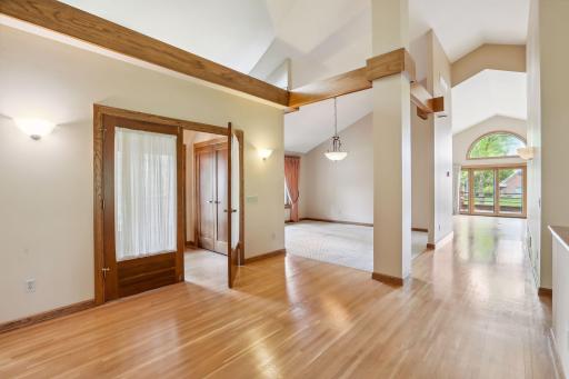65 Gideons Point Road, Excelsior, MN 55331