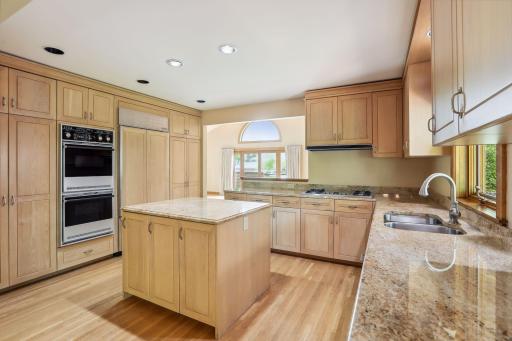 65 Gideons Point Road, Excelsior, MN 55331