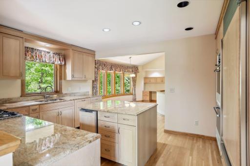 65 Gideons Point Road, Excelsior, MN 55331