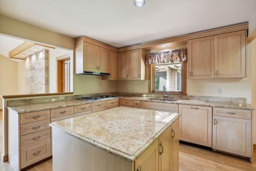 65 Gideons Point Road, Excelsior, MN 55331