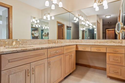 65 Gideons Point Road, Excelsior, MN 55331