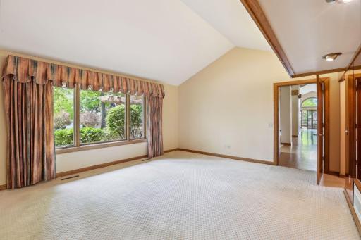 65 Gideons Point Road, Excelsior, MN 55331