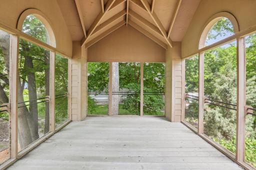 65 Gideons Point Road, Excelsior, MN 55331