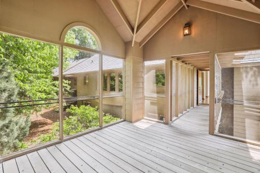 65 Gideons Point Road, Excelsior, MN 55331