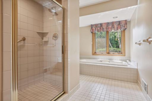 65 Gideons Point Road, Excelsior, MN 55331