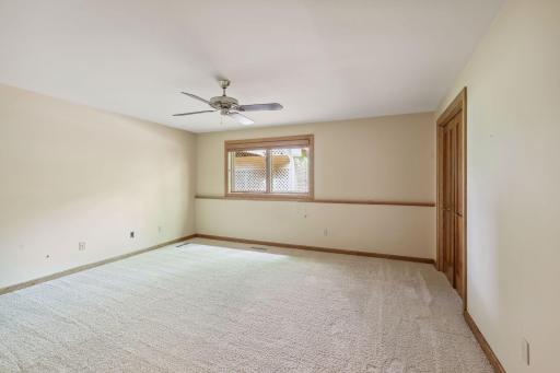 65 Gideons Point Road, Excelsior, MN 55331