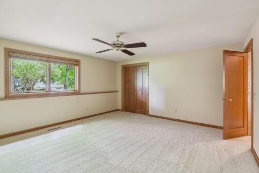 65 Gideons Point Road, Excelsior, MN 55331