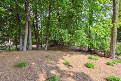 65 Gideons Point Road, Excelsior, MN 55331