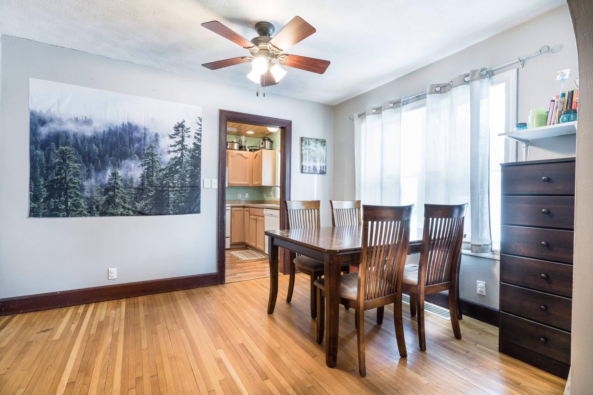 Dining to Kitchen