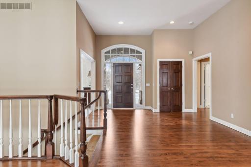 18038 Bearpath Trail, Eden Prairie, MN 55347