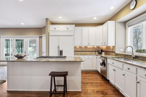 18038 Bearpath Trail, Eden Prairie, MN 55347
